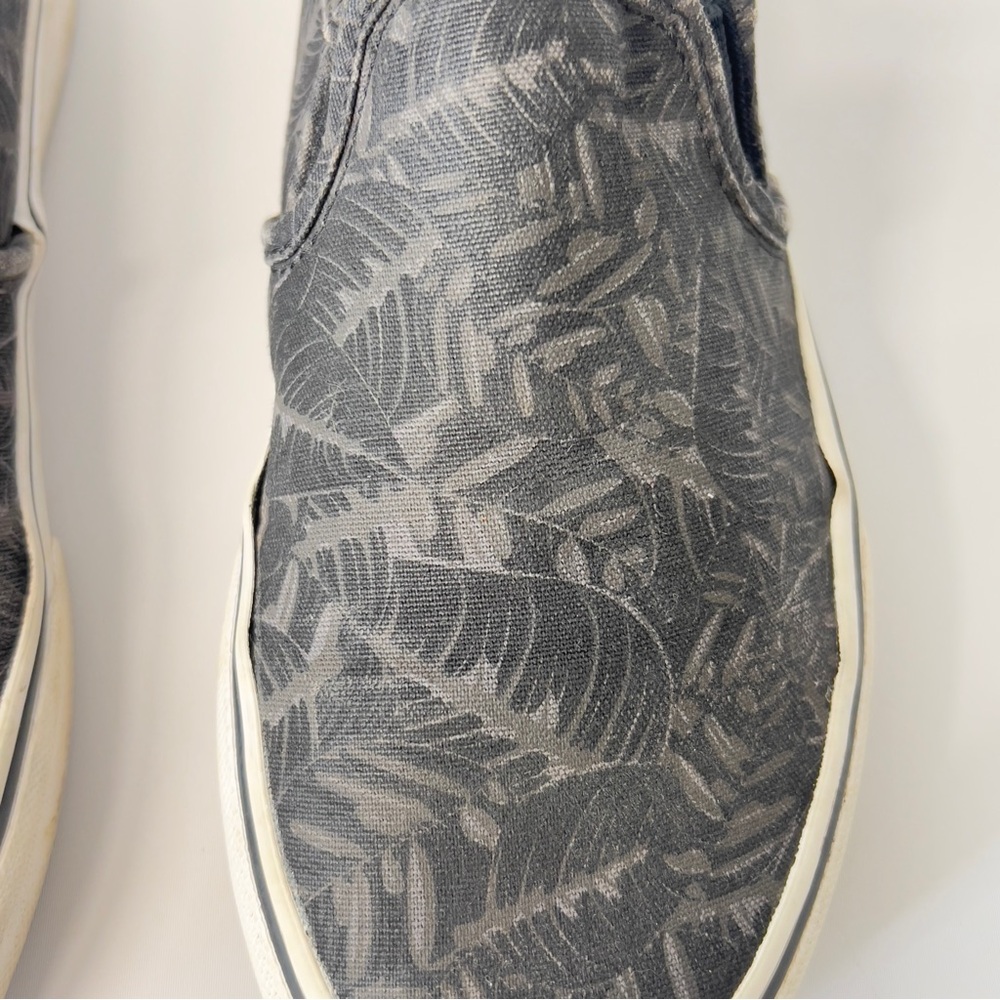 Vans Women’s 7.5 Gray Tropical Leaf Patterned Slip-On Shoes - Picture 8 of 10